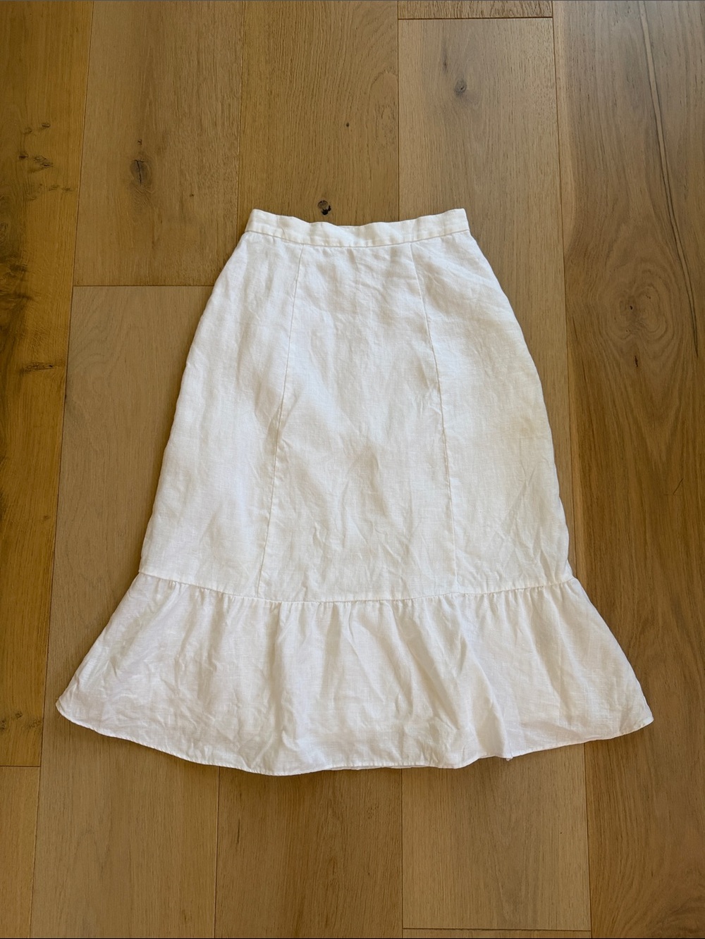 Aritzia White Ruffled Hem Linen Skirt